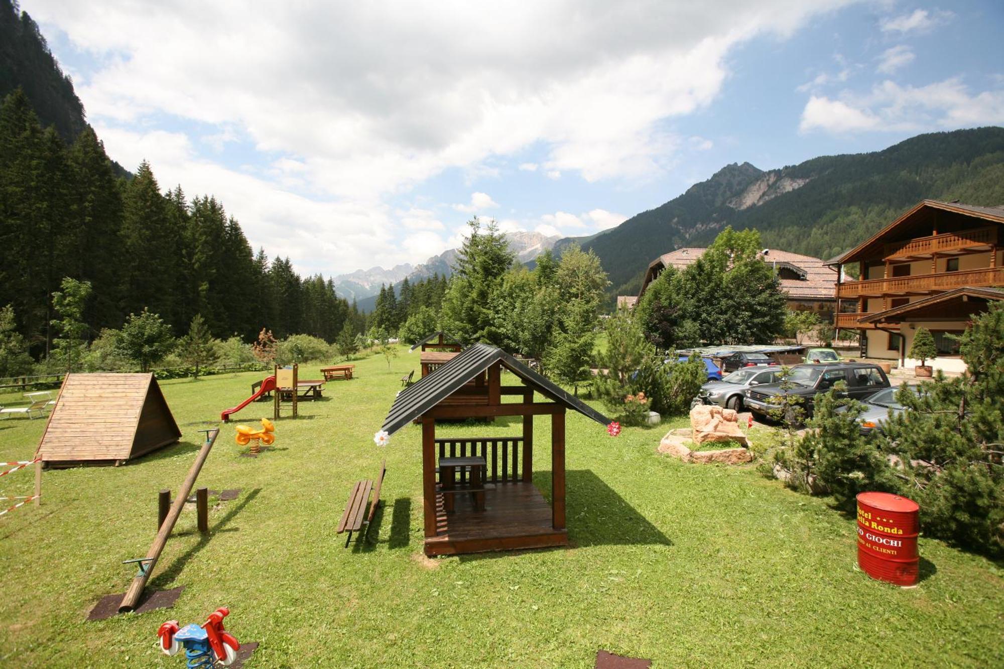 Hotel Sella Ronda Serenella Campitello di Fassa Eksteriør bilde
